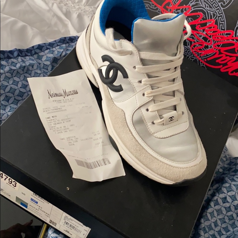 Chanel sneaker